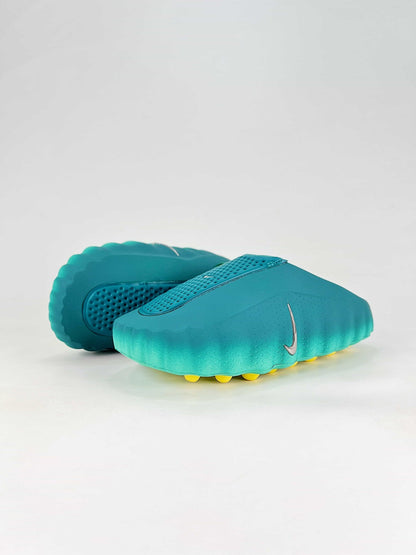 Nike Mind 001 Closed-Toe Athletic Slides (Pre-Game / Recovery Model)
