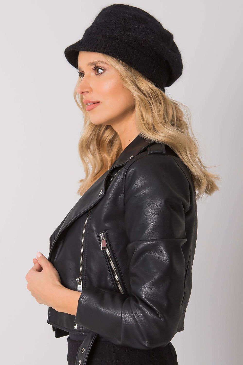  Cap model 161142 AT 